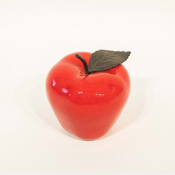 Dekoratif Orta Boy Kırmızı Elma resmi